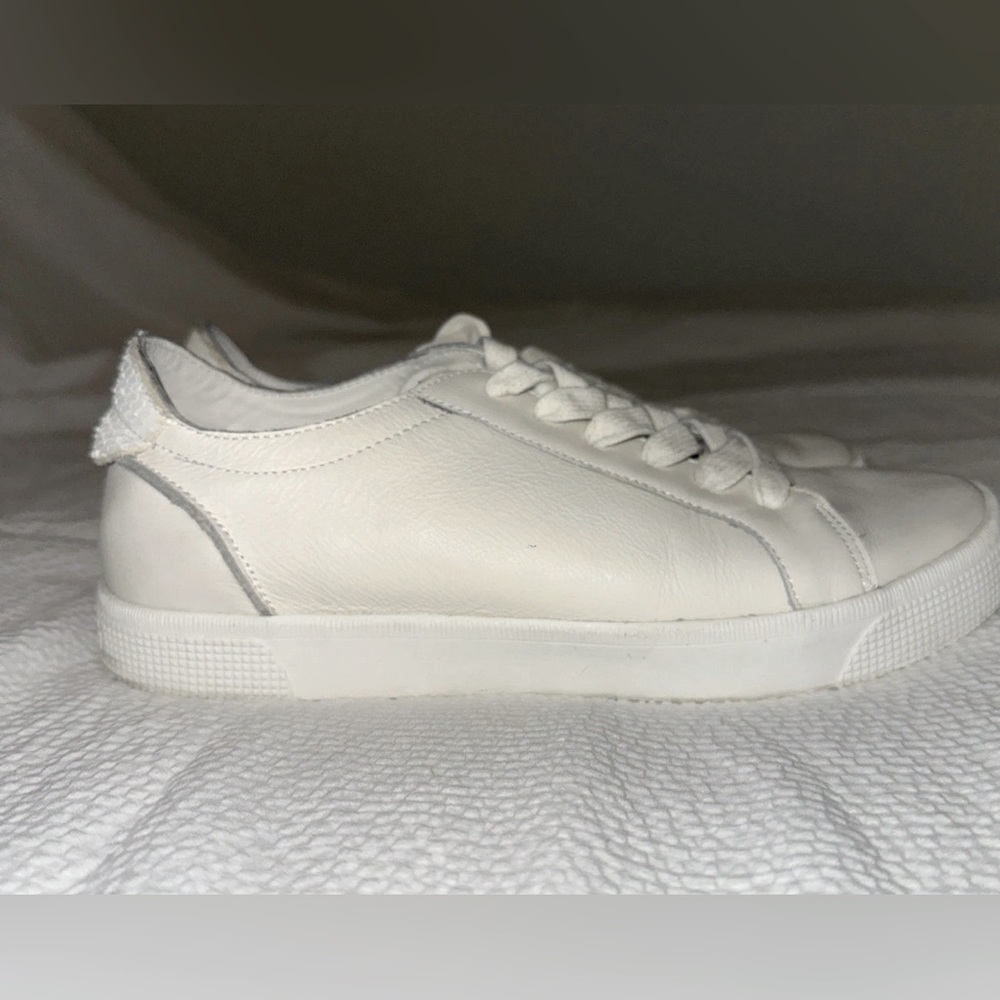 Dolce Vita Women Size 8 White Leather Sneakers